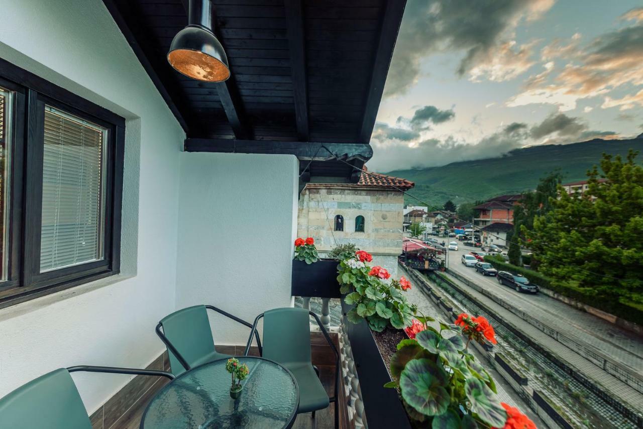 Town Hostel Peje Luaran gambar