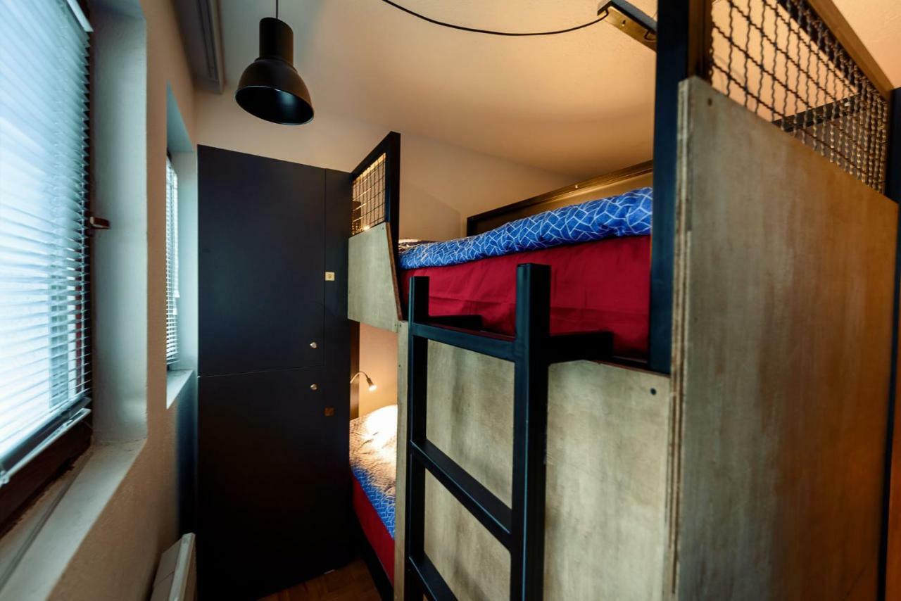Town Hostel Peje Luaran gambar