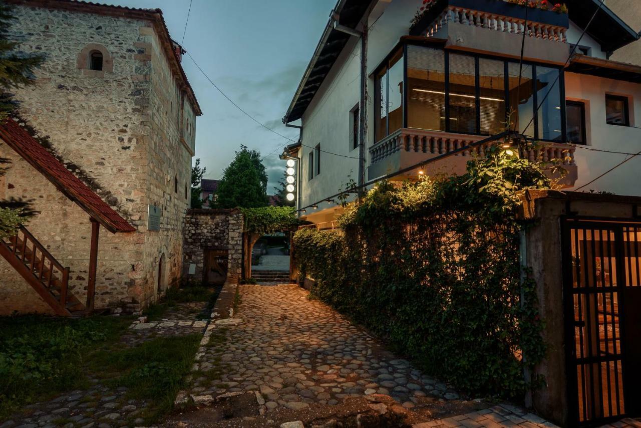 Town Hostel Peje Luaran gambar