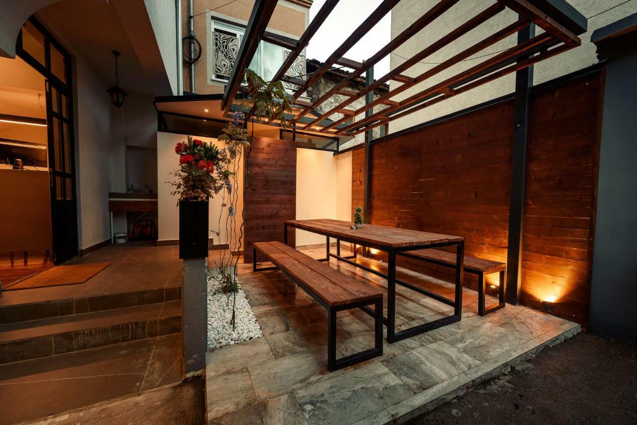 Town Hostel Peje Luaran gambar