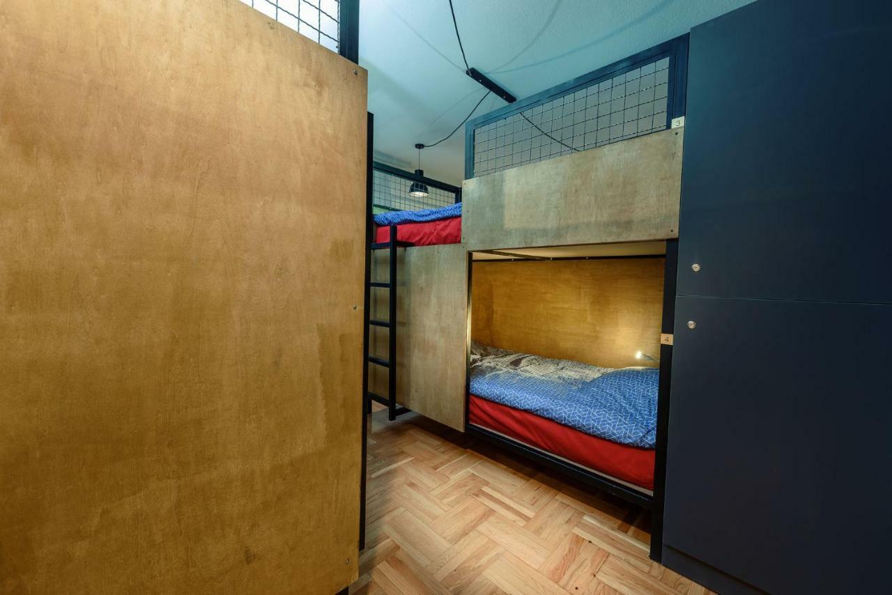 Town Hostel Peje Luaran gambar